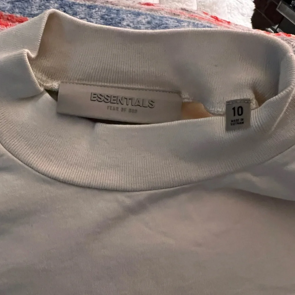 Essential - Picture 2 of 3